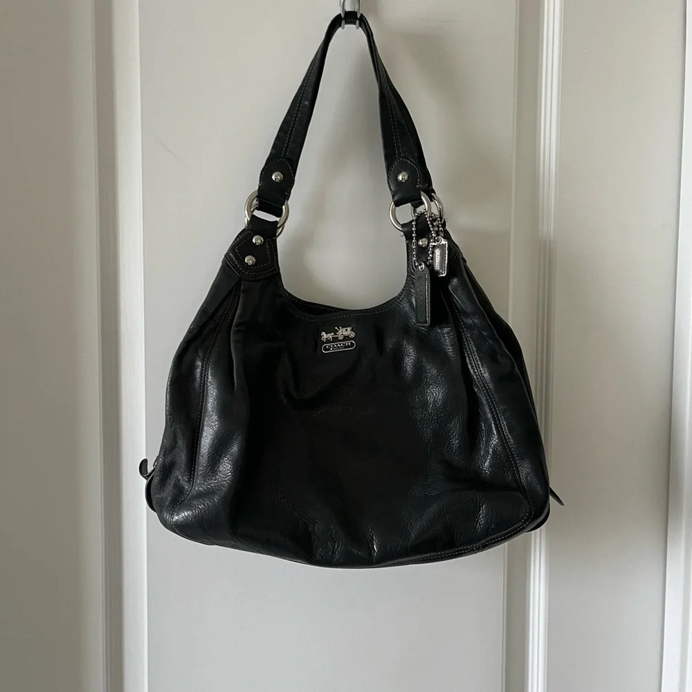 Coach Black Madison Maggie Leather Shoulder Bag with Silver Hardware - Picture 1 of 11